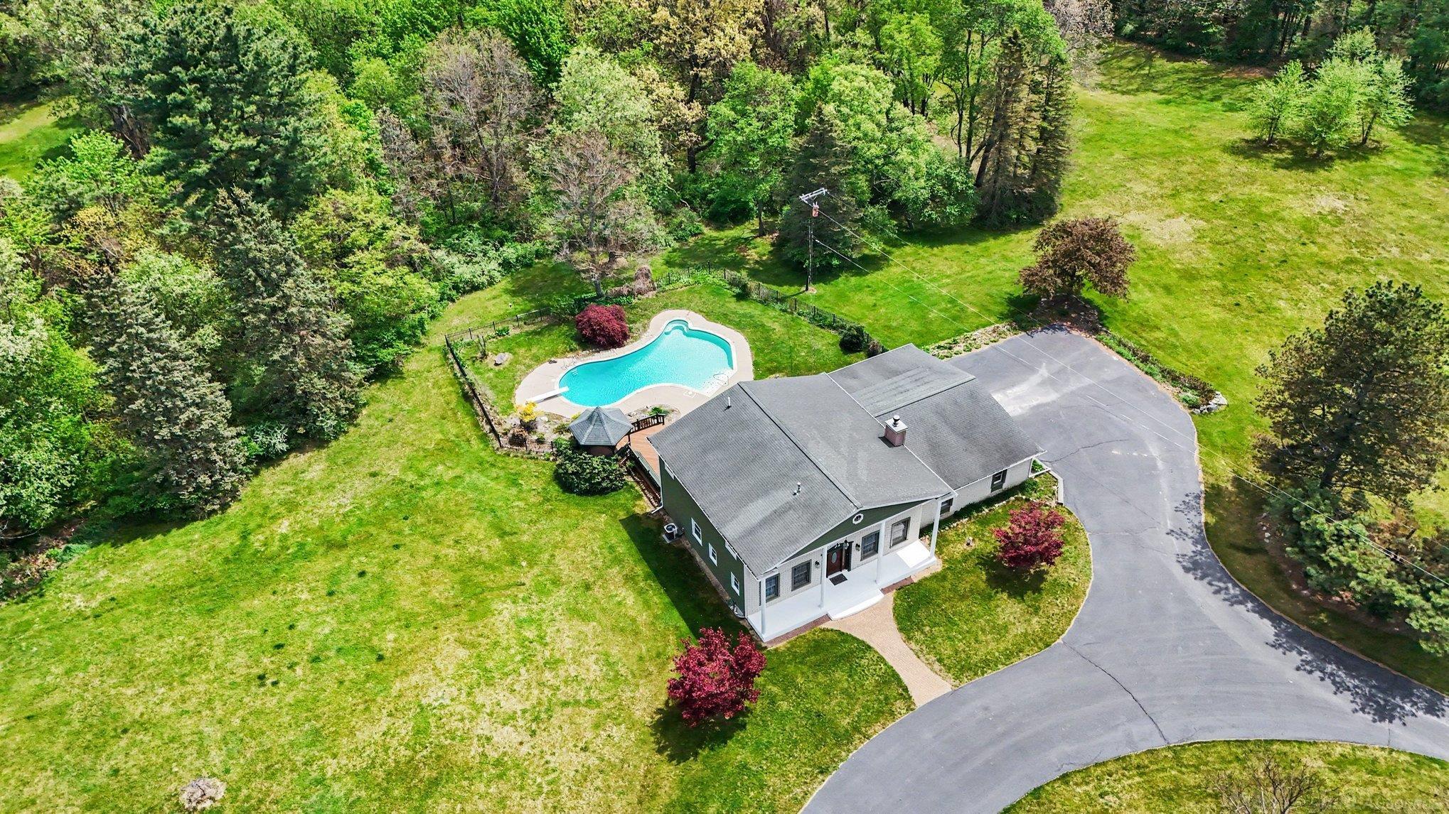 3285 Hosner Road Dryden, MI 48428 - Photo 2 of 37