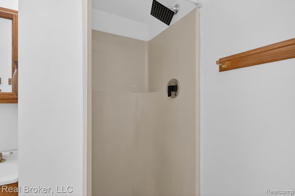 48050 Hull Road Belleville, MI 48111 - Photo 26 of 39