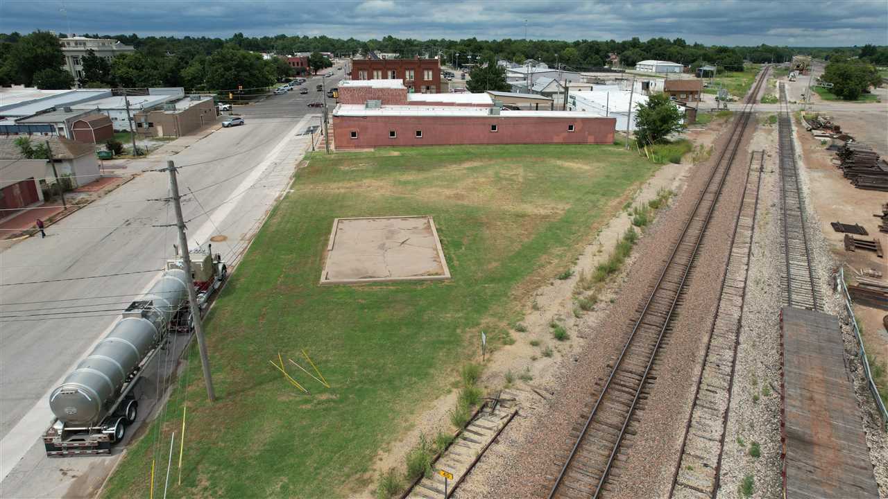 201 North 6th Street Perry, OK 73077 - Photo 4 of 10 Gallery Image 4