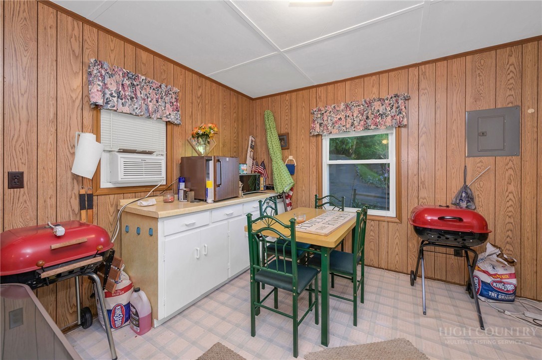 409 Ellis Road West Jefferson, NC 28694 - Photo 27 of 48