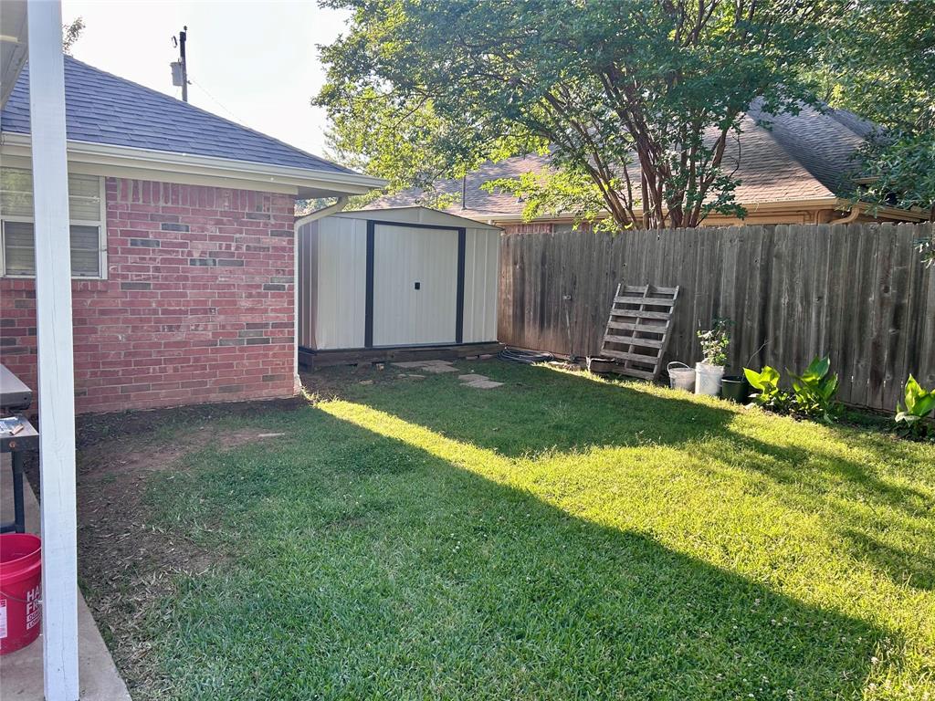 187 Sandy Lane Reno, TX 75462 - Photo 5 of 17