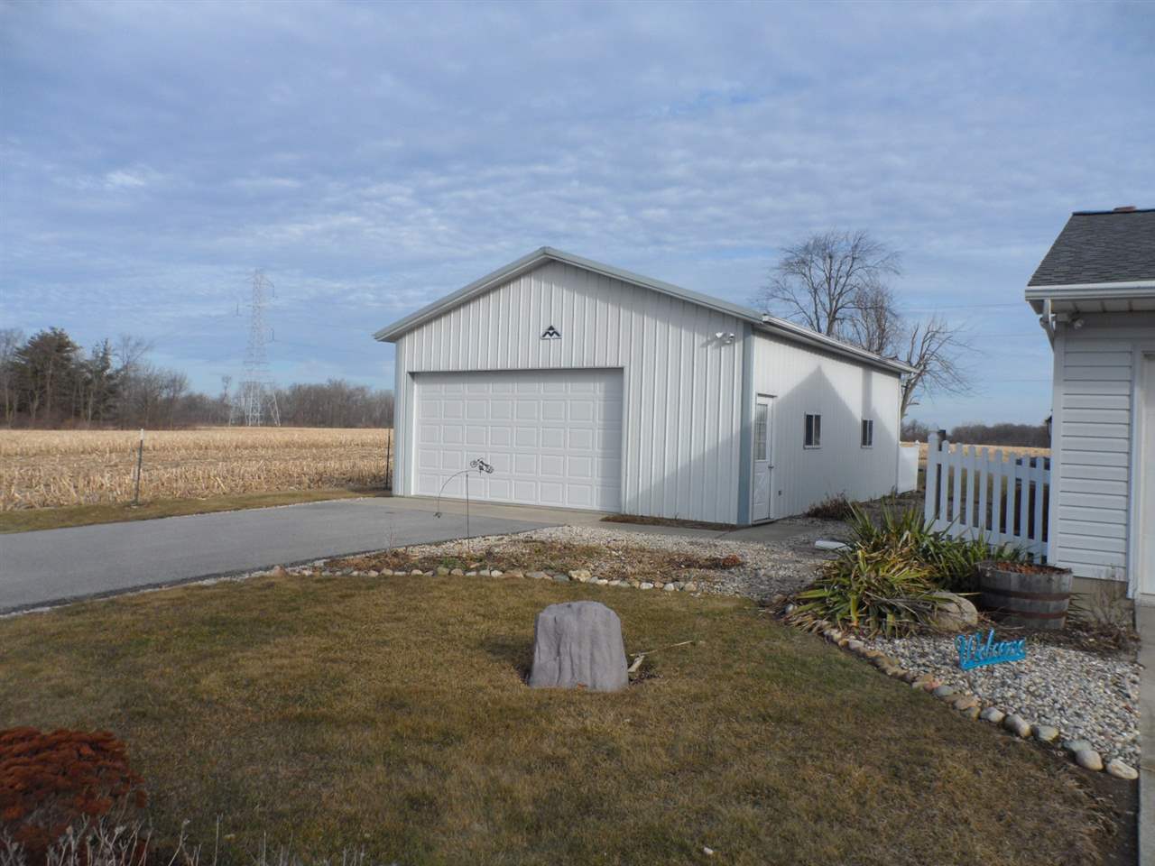 3103 South County Line Road East Fort Wayne, IN 46819 - Photo 2 of 24