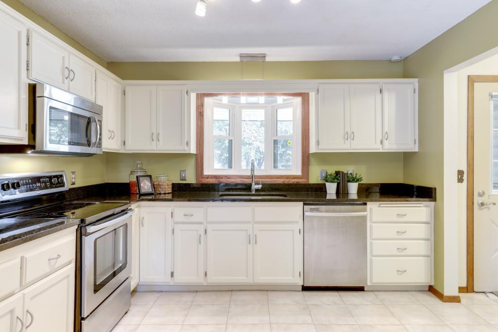 1528 Sherwood Road Shoreview, MN 55126 - Photo 10 of 24 Gallery Image 10