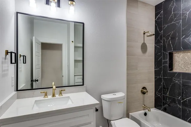 $363,500 | 5601 Houghton Avenue, Fort Worth, TX 76107