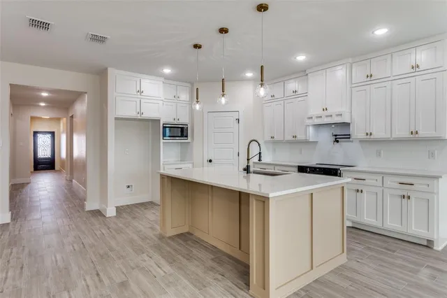 $363,500 | 5601 Houghton Avenue, Fort Worth, TX 76107