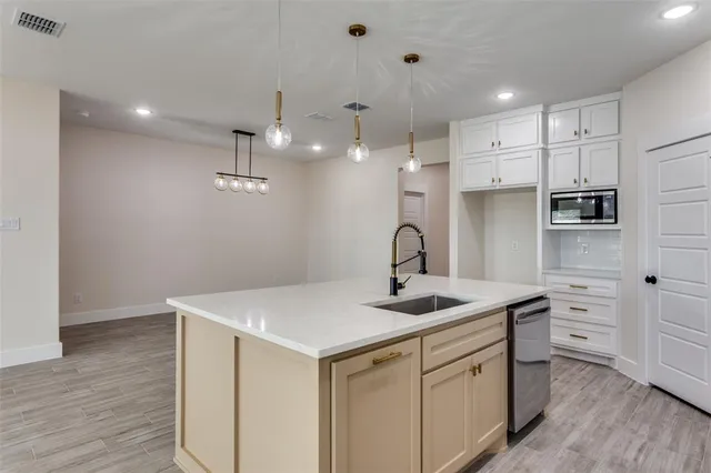 $363,500 | 5601 Houghton Avenue, Fort Worth, TX 76107