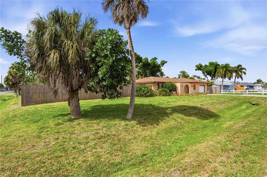 123 Altair Road Venice, FL 34293 - Photo 4 of 49