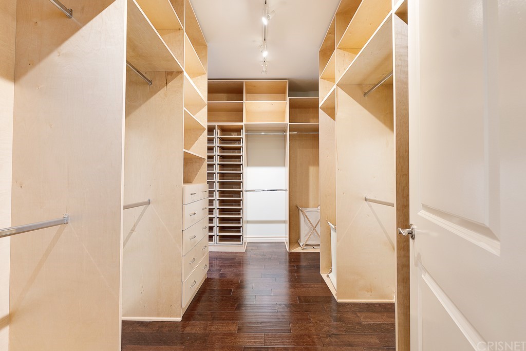 17232 Quesan Place Encino, CA 91316 - Photo 26 of 55