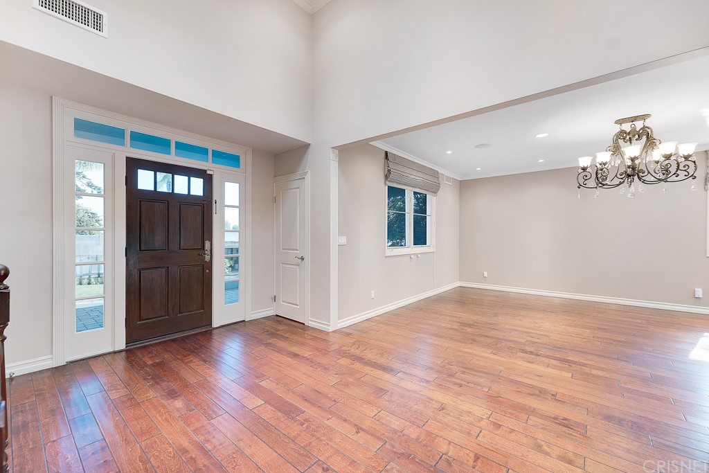 17232 Quesan Place Encino, CA 91316 - Photo 4 of 55