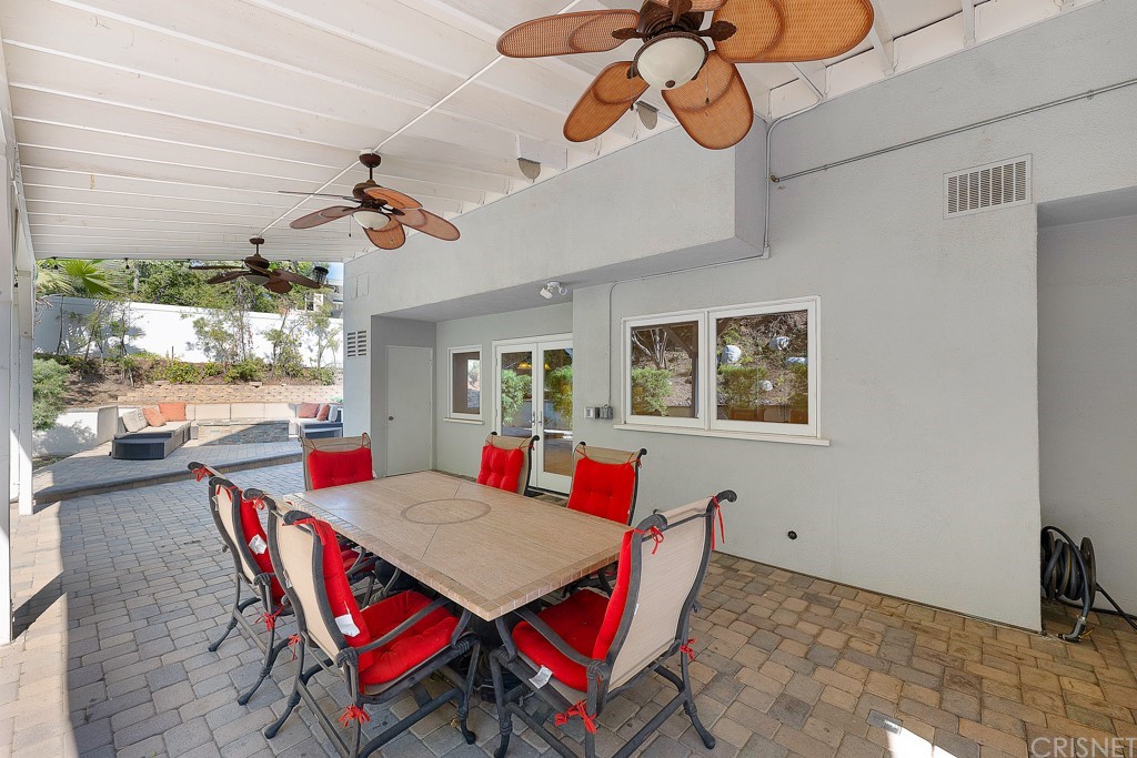 17232 Quesan Place Encino, CA 91316 - Photo 49 of 55