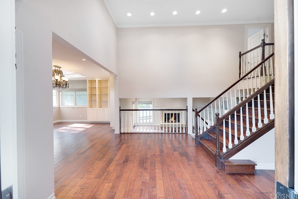 17232 Quesan Place Encino, CA 91316 - Photo 6 of 55