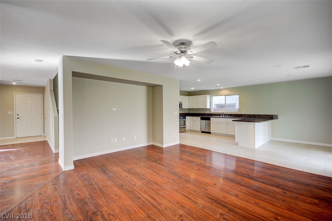 446 Groft Way Henderson, NV 89015 - Photo 13 of 35 Gallery Image 13