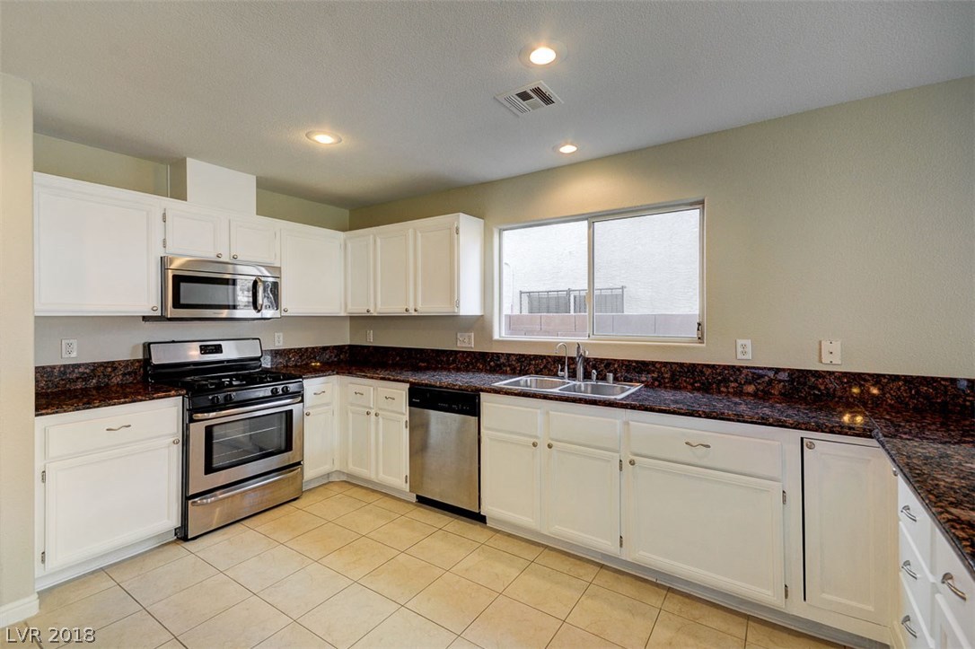 446 Groft Way Henderson, NV 89015 - Photo 3 of 35 Gallery Image 3