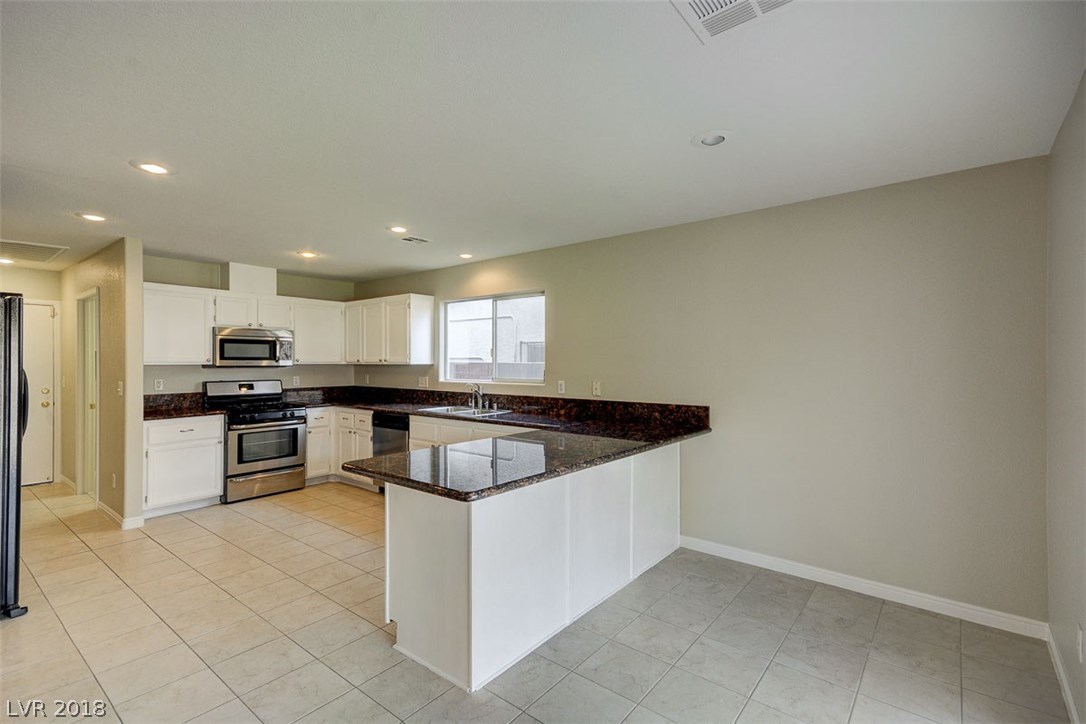 446 Groft Way Henderson, NV 89015 - Photo 5 of 35 Gallery Image 5