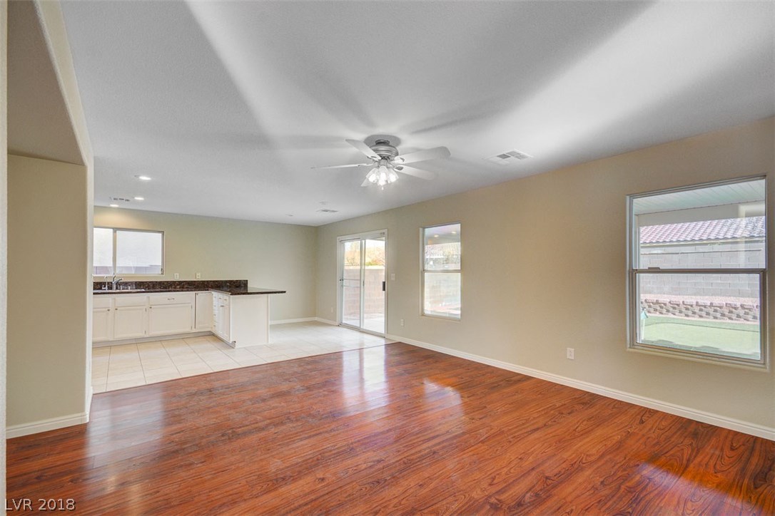 446 Groft Way Henderson, NV 89015 - Photo 8 of 35 Gallery Image 8