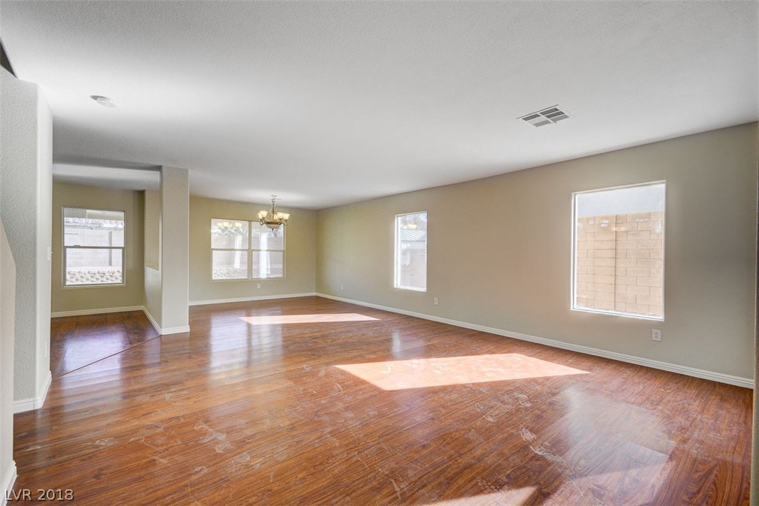 446 Groft Way Henderson, NV 89015 - Photo 10 of 35 Gallery Image 10
