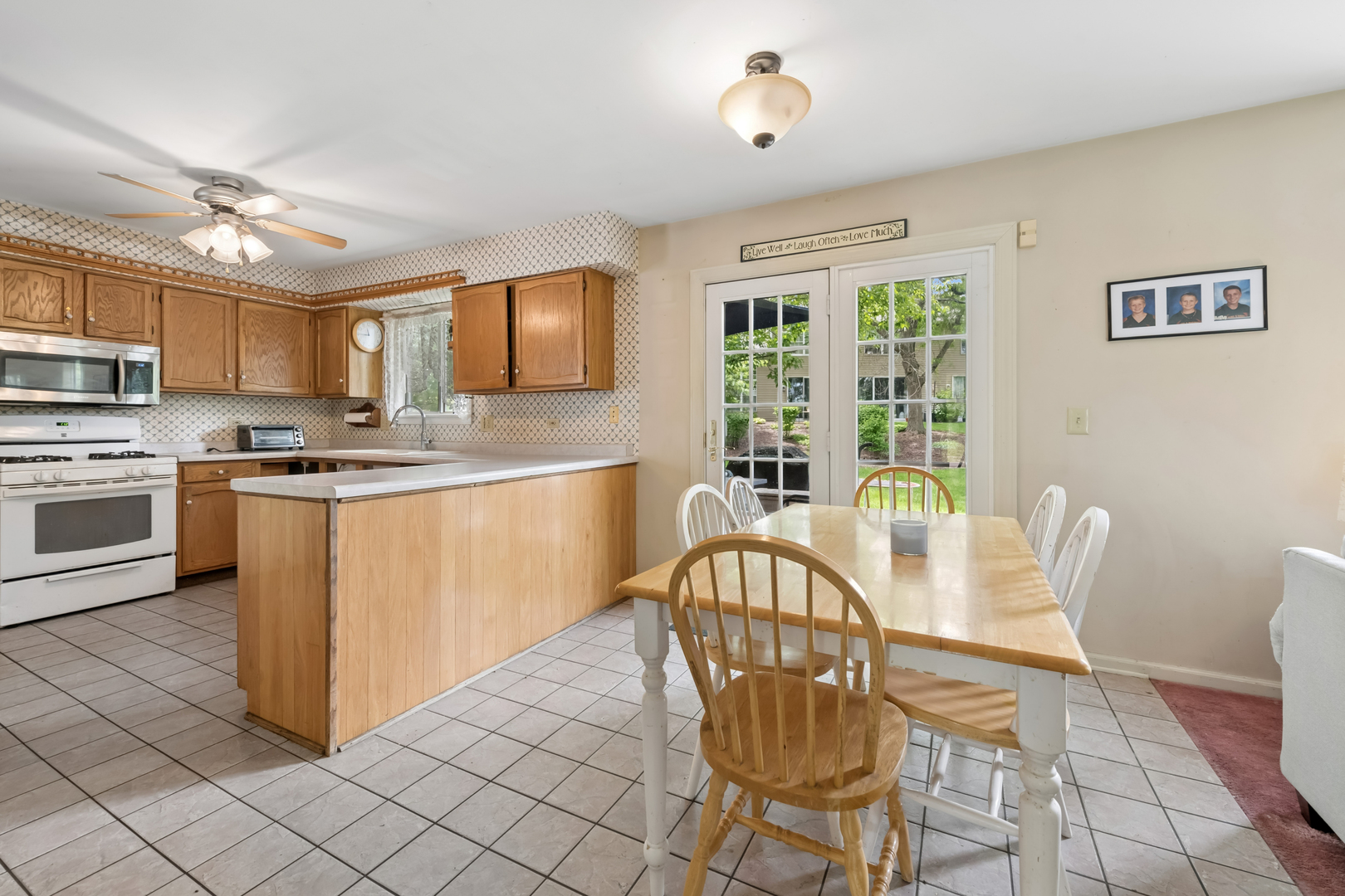 417 Taubert Avenue Batavia, IL 60510 - Photo 4 of 22