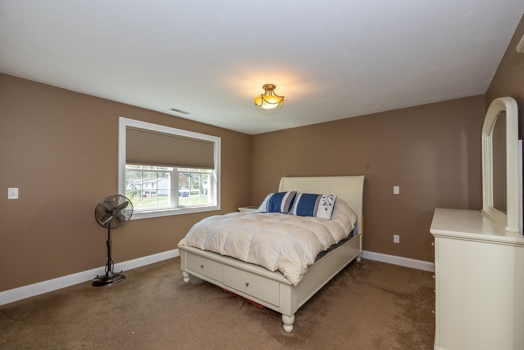 32 Allen Road Billerica, MA 01821 - Photo 16 of 40