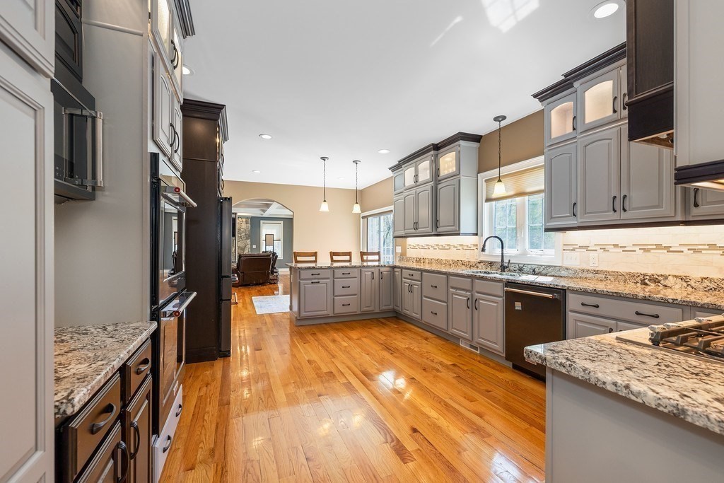 32 Allen Road Billerica, MA 01821 - Photo 5 of 40