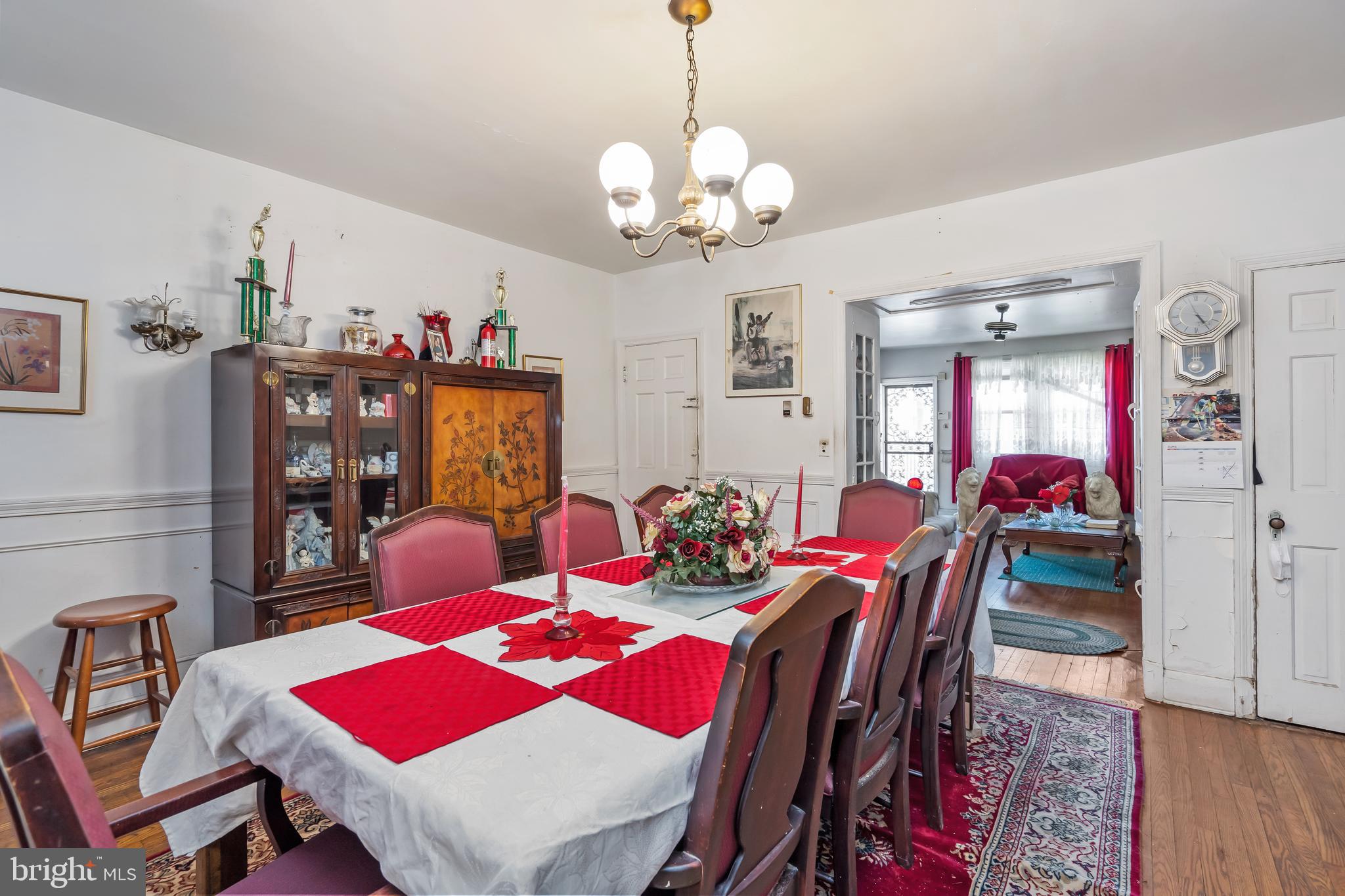 4841 Reisterstown Road Baltimore, MD 21215 - Photo 8 of 20 Dine With Family And Friends