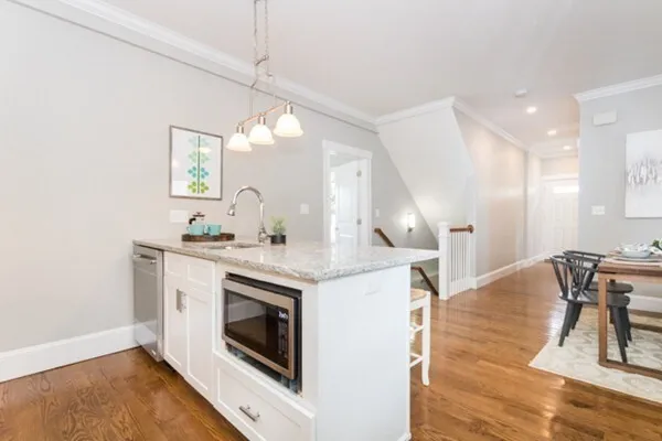 $4,800 | 330 Washington Street, Unit 1, Somerville, MA 02143