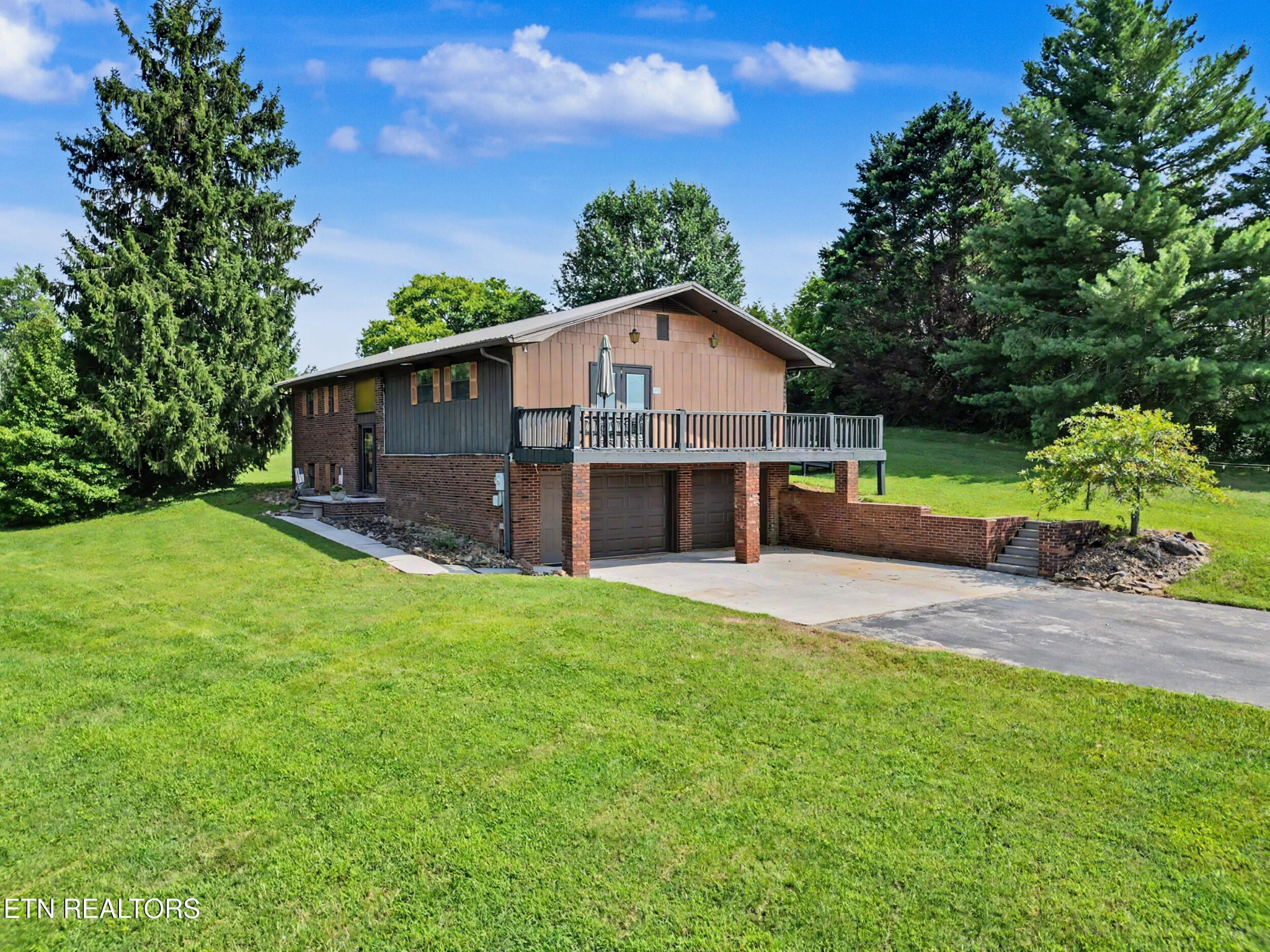 3229 Clover Hill Ridge Road Maryville, TN 37801 - Photo 4 of 60 Gallery Image 4