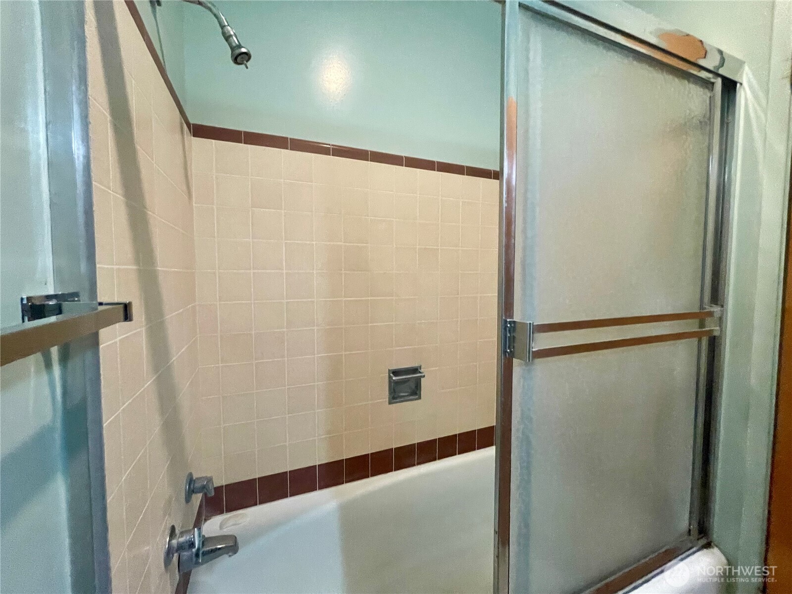 138 Range Street Hartline, WA 99135 - Photo 12 of 34 a bathroom with a shower