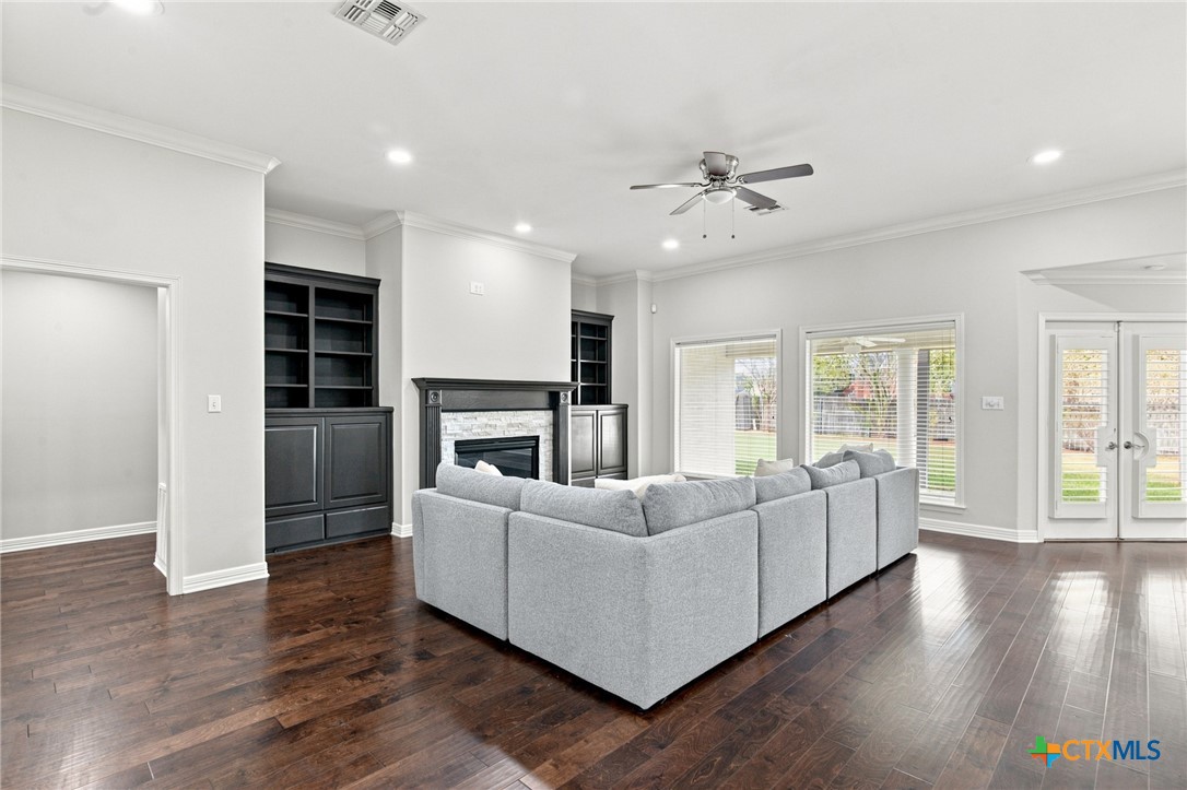 202 Ridge View Victoria, TX 77904 - Photo 13 of 46 Gallery Image 13