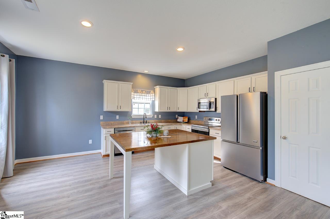 225 Worcester Lane Easley, SC 29642 - Photo 2 of 47 Gallery Image 2