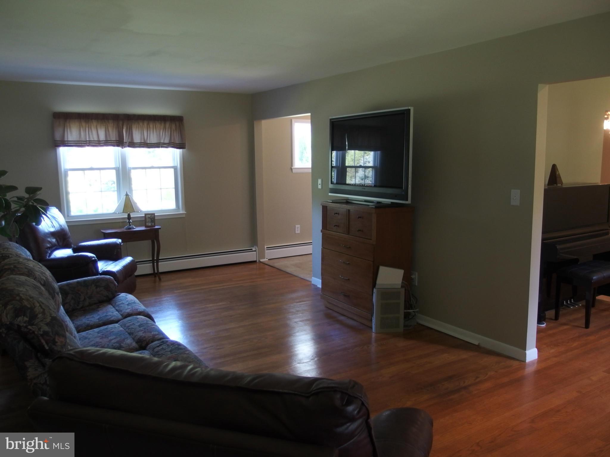 6914 Deer Valley Road Highland, MD 20777 - Photo 17 of 30 Living Room