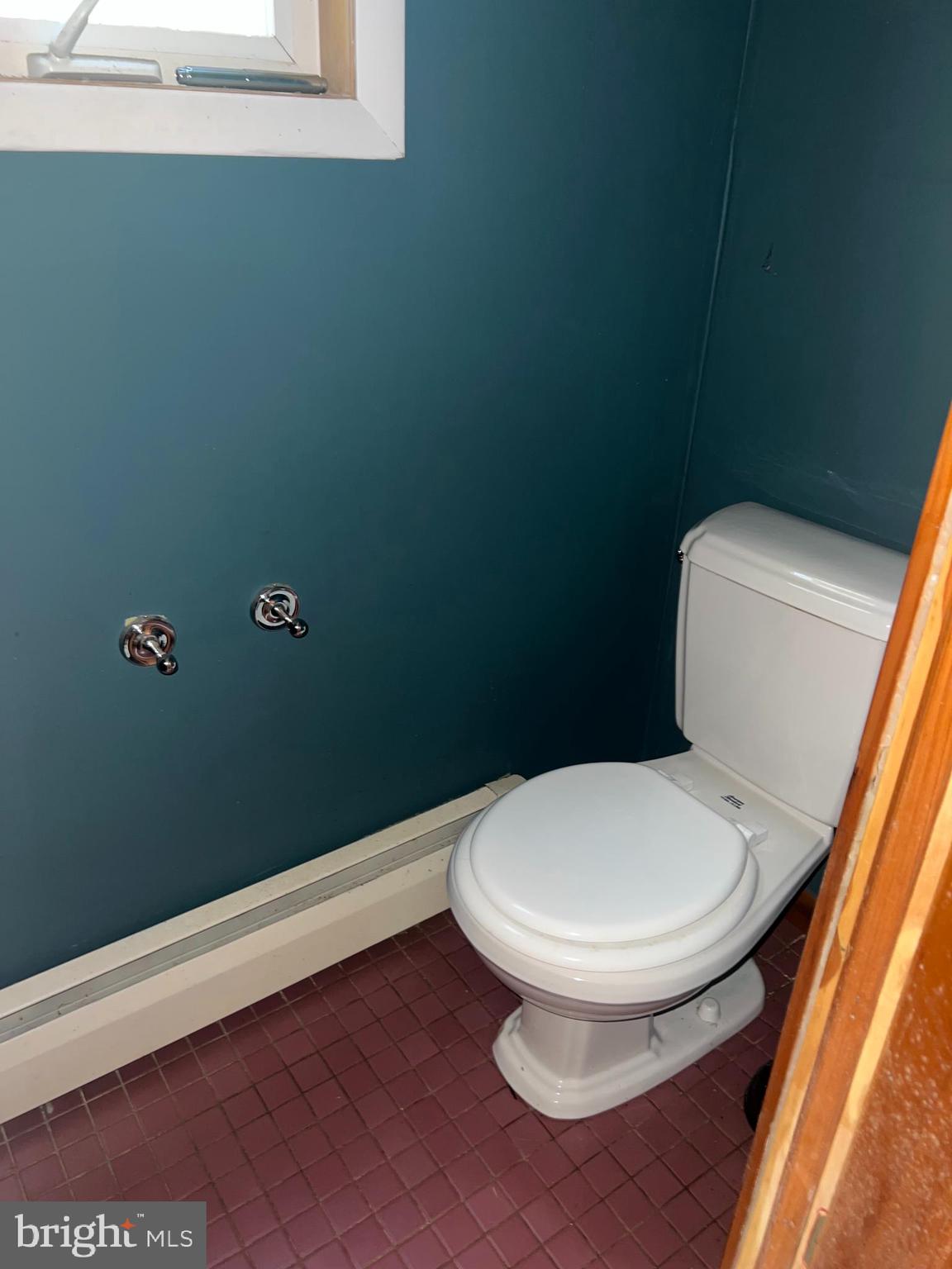 7 Shady Lane Lincoln University, PA 19352 - Photo 13 of 19 Powder room (1st floor)