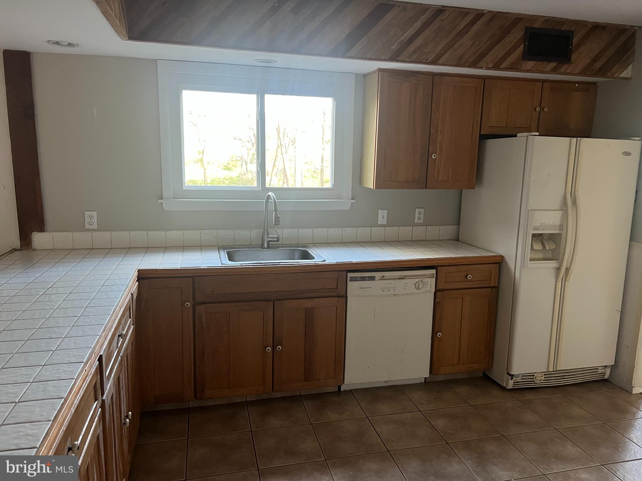7 Shady Lane Lincoln University, PA 19352 - Photo 5 of 19 Kitchen
