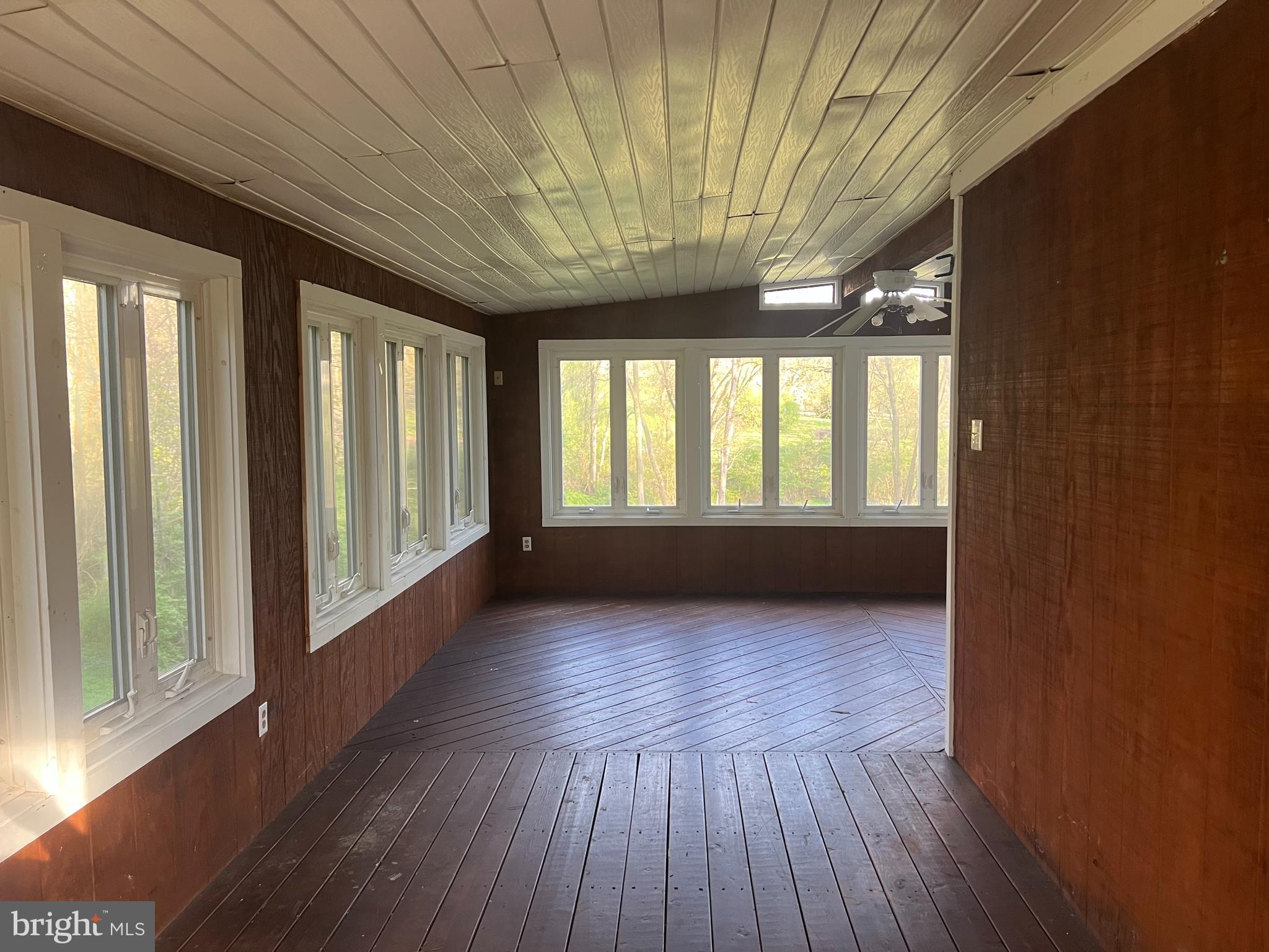 7 Shady Lane Lincoln University, PA 19352 - Photo 7 of 19 Side porch / sunroom