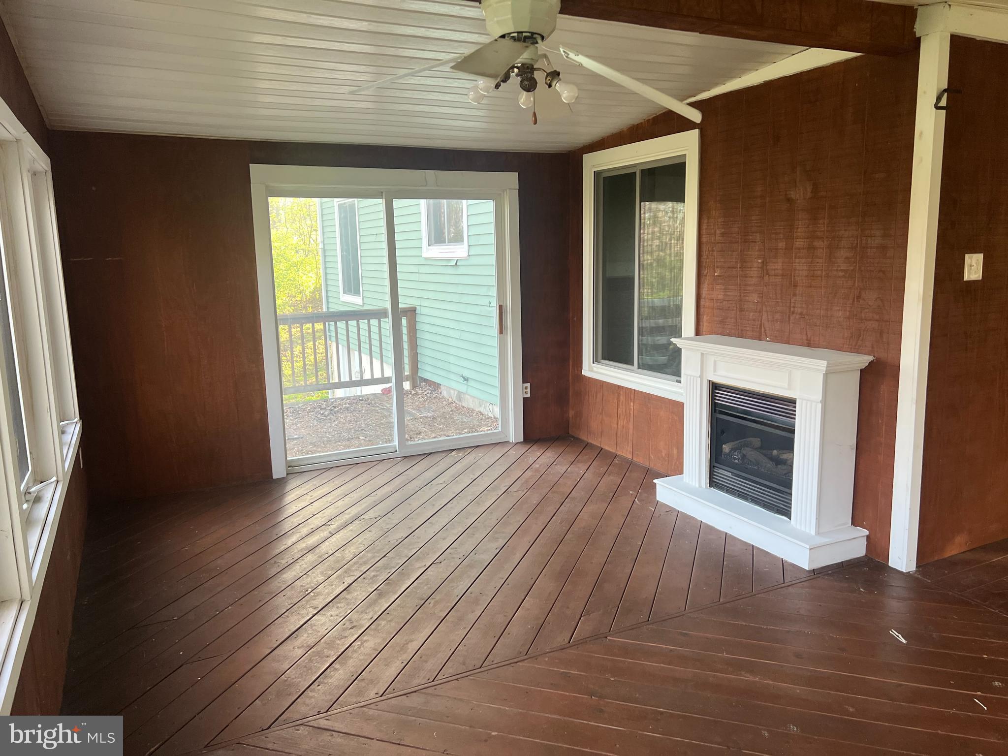 7 Shady Lane Lincoln University, PA 19352 - Photo 8 of 19 Side porch / sunroom