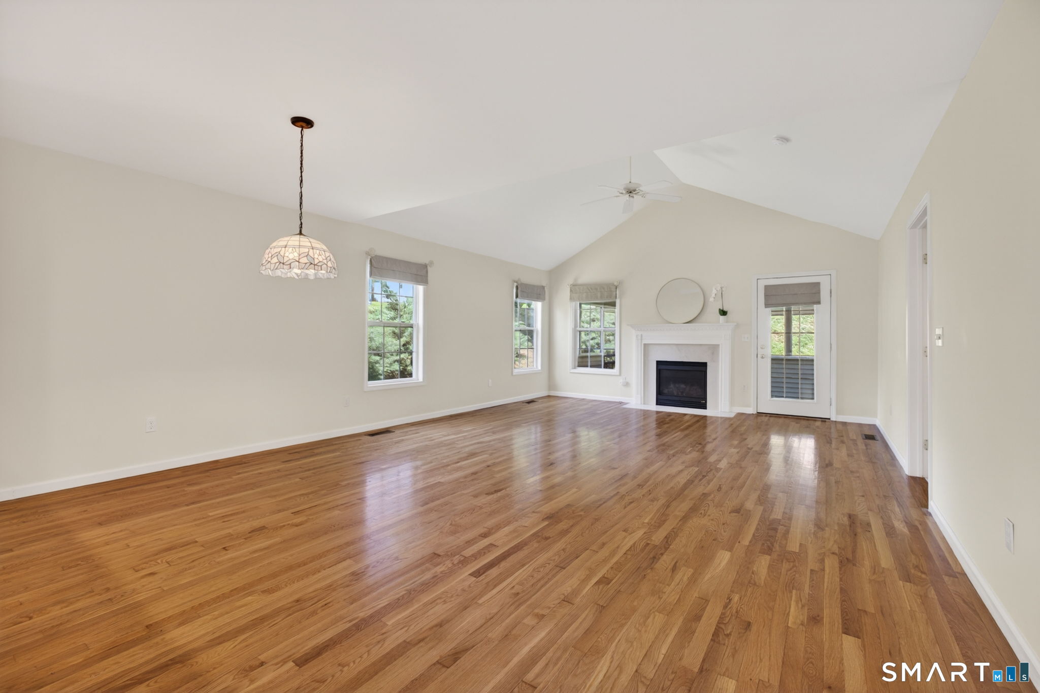 128 Louis Hill Road, Unit 128 Newtown, CT 06482 - Photo 9 of 36