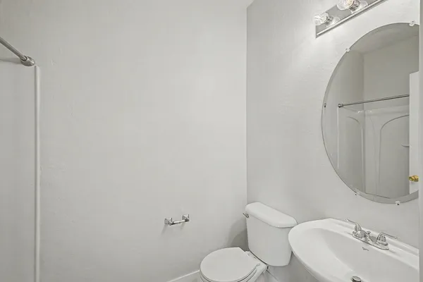 $1,900 | 7042 West Mercer Lane, Peoria, AZ 85345