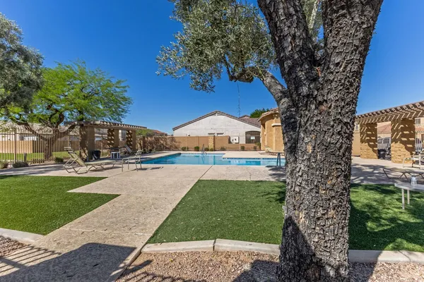$1,900 | 7042 West Mercer Lane, Peoria, AZ 85345