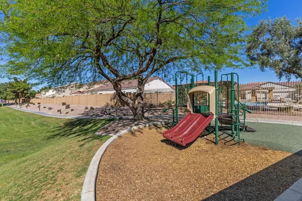 $1,900 | 7042 West Mercer Lane, Peoria, AZ 85345