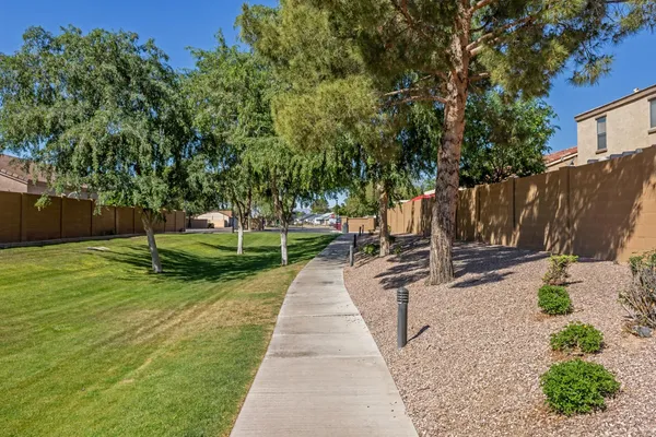 $1,900 | 7042 West Mercer Lane, Peoria, AZ 85345