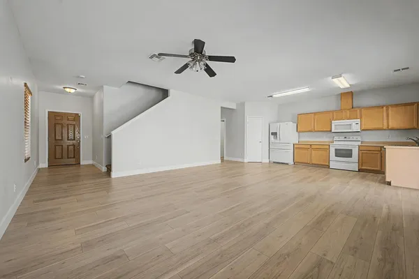 $1,900 | 7042 West Mercer Lane, Peoria, AZ 85345