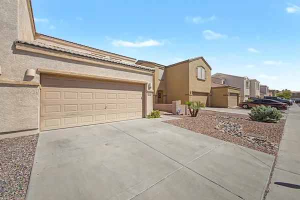 $1,900 | 7042 West Mercer Lane, Peoria, AZ 85345