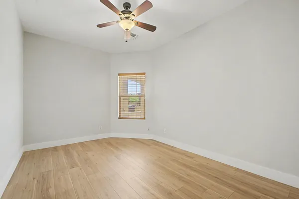 $1,900 | 7042 West Mercer Lane, Peoria, AZ 85345