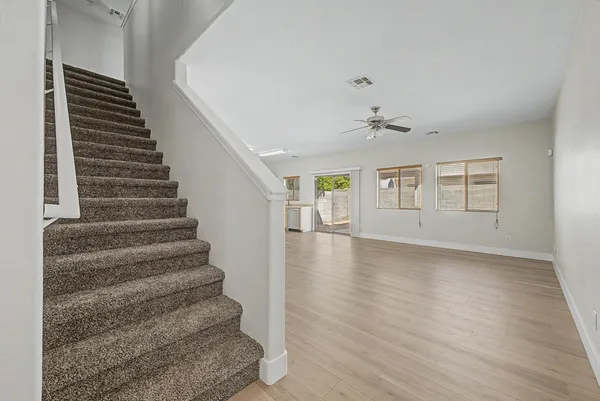 $1,900 | 7042 West Mercer Lane, Peoria, AZ 85345