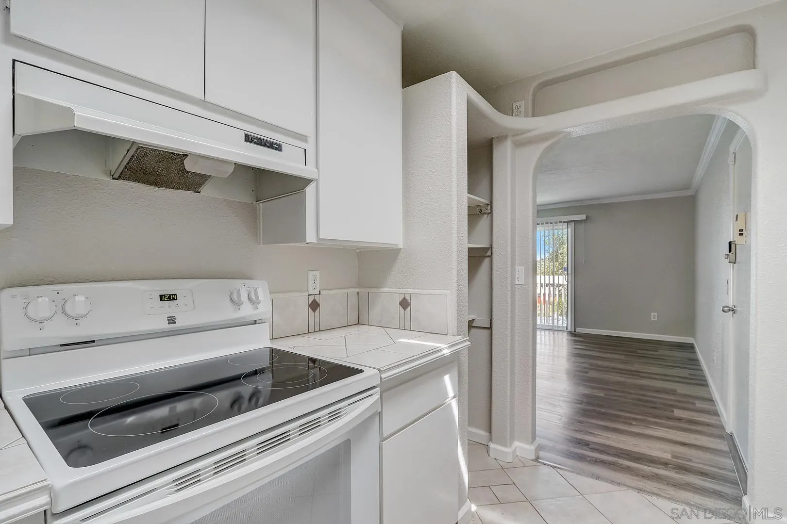 407 Requeza Street, Unit E11 Encinitas, CA 92024 - Photo 13 of 19 Gallery Image 13