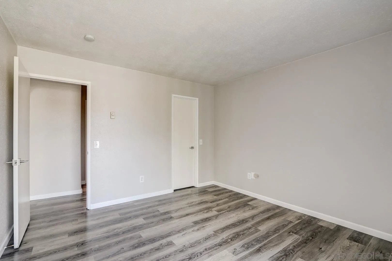 407 Requeza Street, Unit E11 Encinitas, CA 92024 - Photo 8 of 19 Gallery Image 8