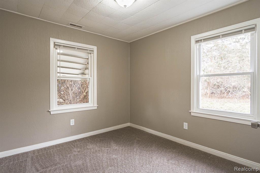 16010 West 13 Mile Road Beverly Hills, MI 48025 - Photo 12 of 21