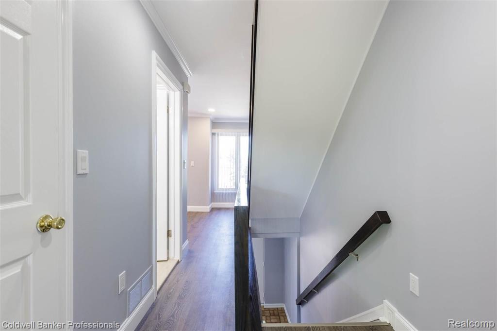 815 Oak Brook Ridge Drive Rochester Hills, MI 48307 - Photo 10 of 23