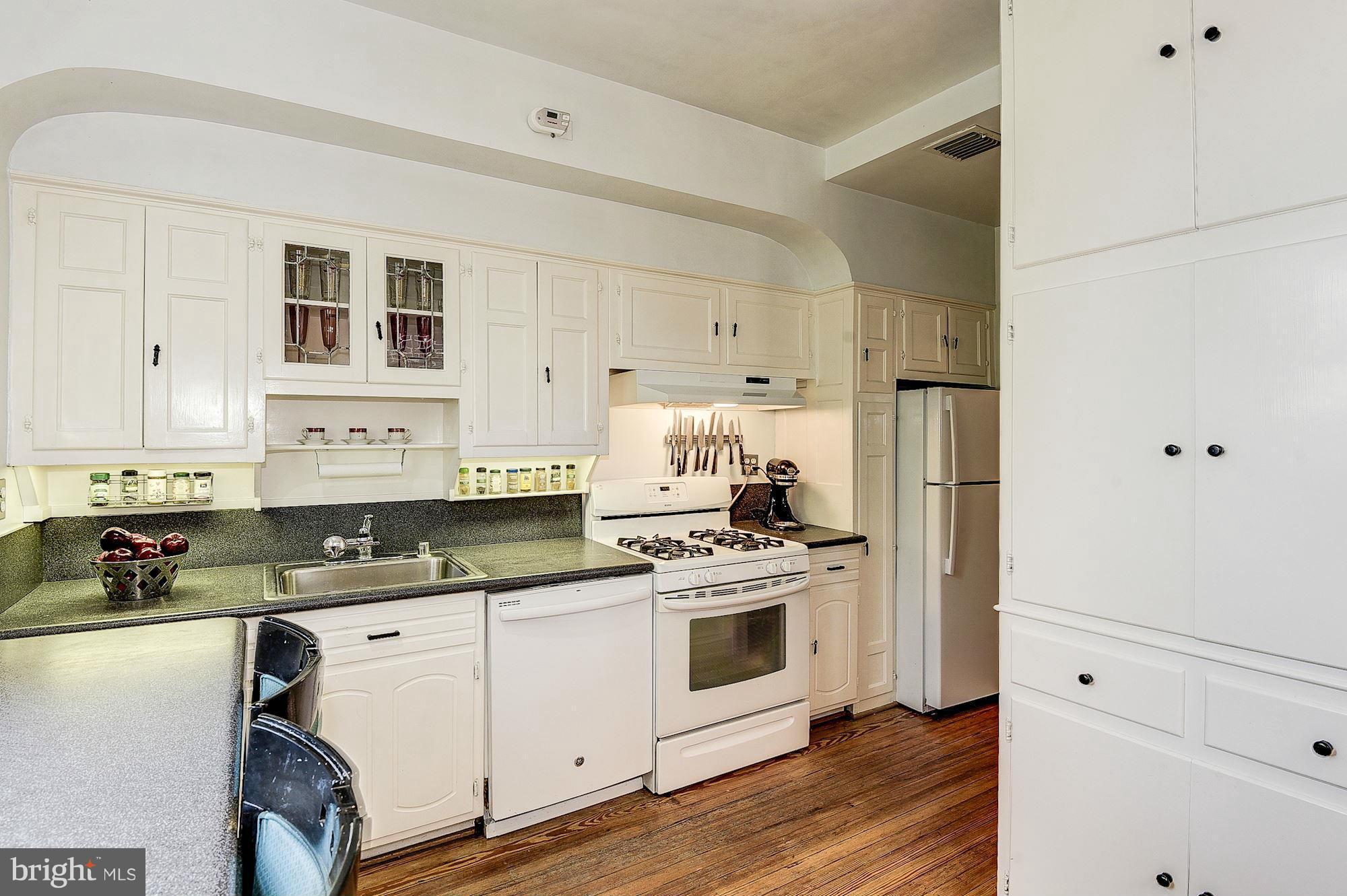 3834 Calvert Street Northwest Washington, DC 20007 - Photo 5 of 17 Kitchen