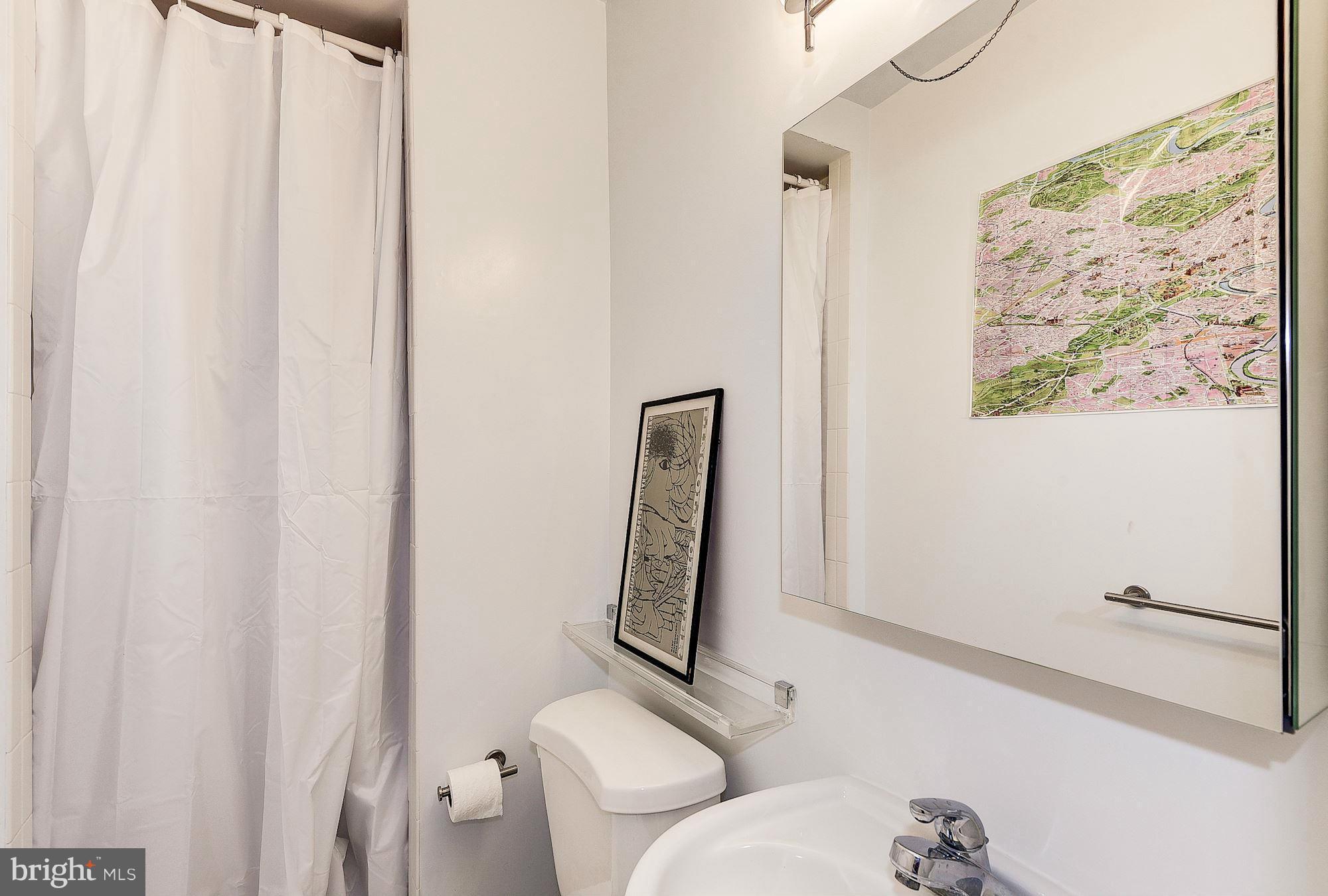 3834 Calvert Street Northwest Washington, DC 20007 - Photo 7 of 17 Bath (Master)