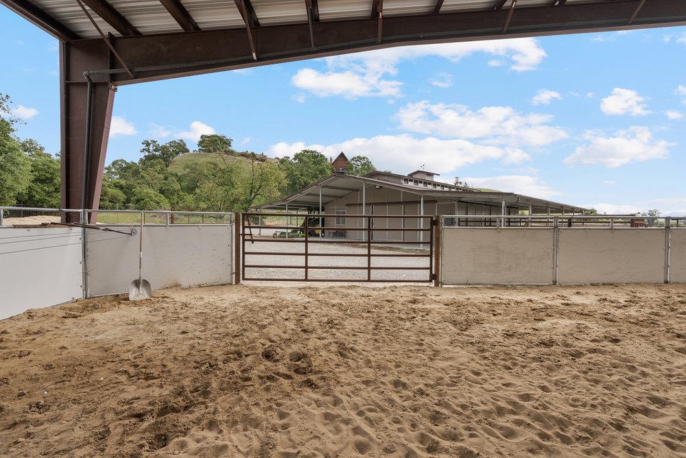 804 Comstock Road Hollister, CA 95023 - Photo 13 of 47 a view of a backyard